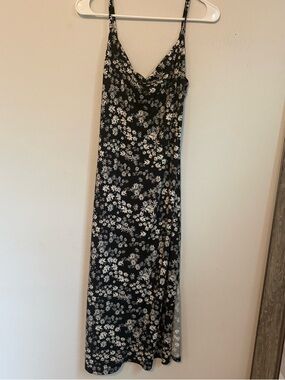 Wallflower Black and White Daisy Print Slip